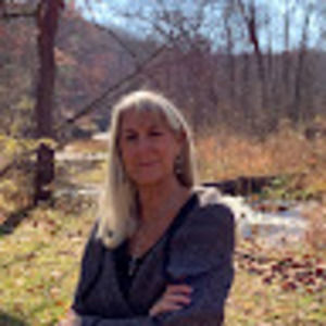 Meet your Posher, Lois